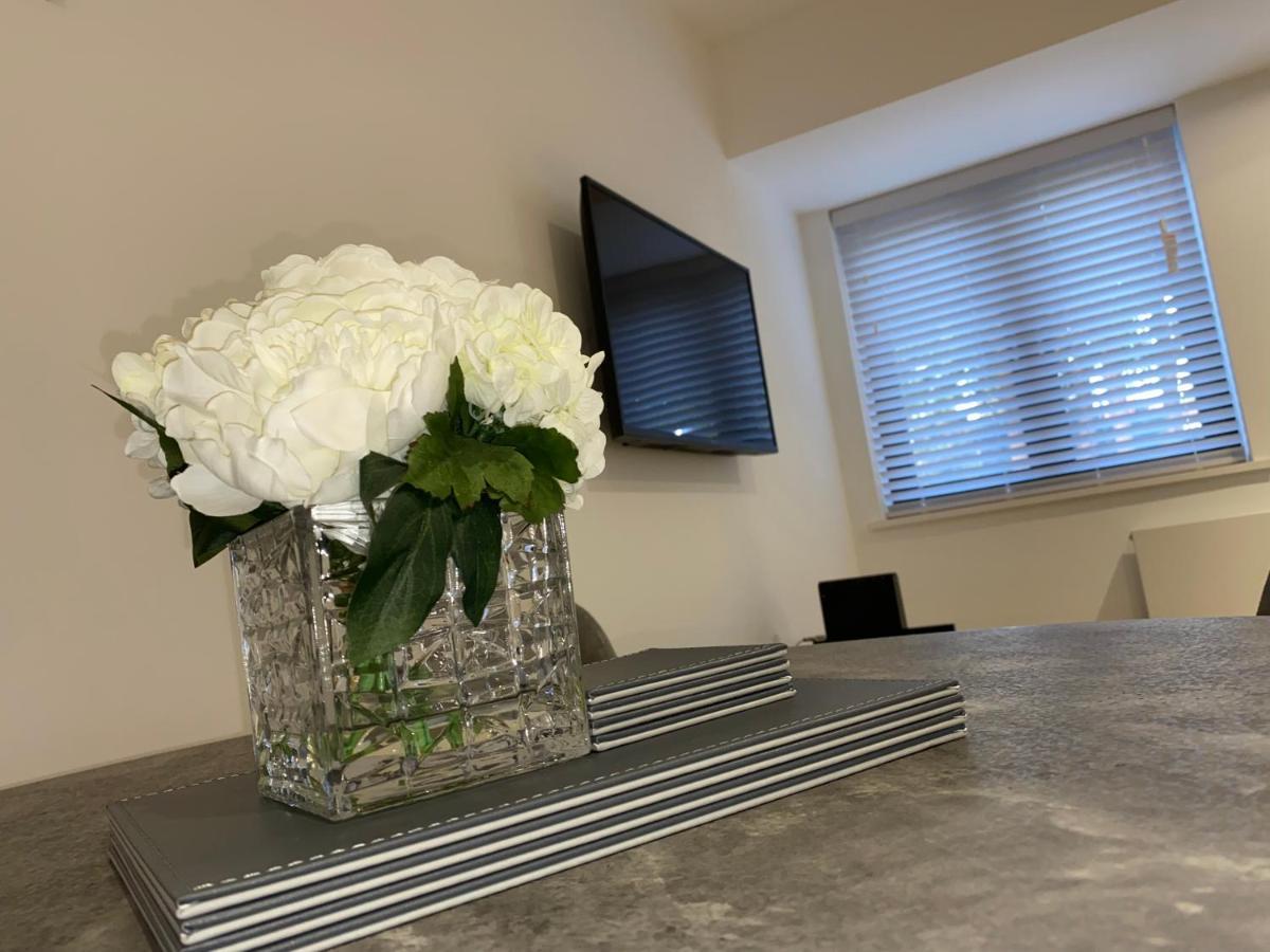 Roomotel - Broadoaks Apartments Solihull Exteriör bild