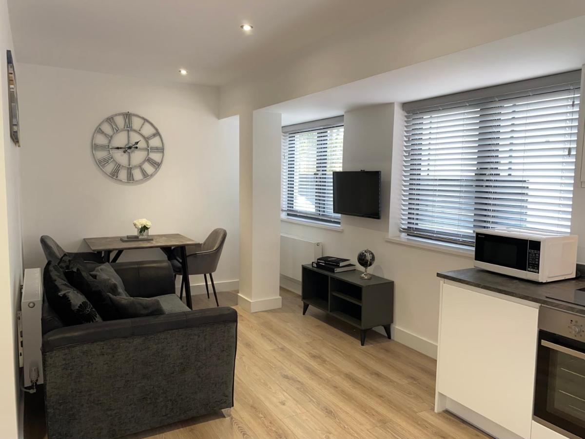 Roomotel - Broadoaks Apartments Solihull Exteriör bild