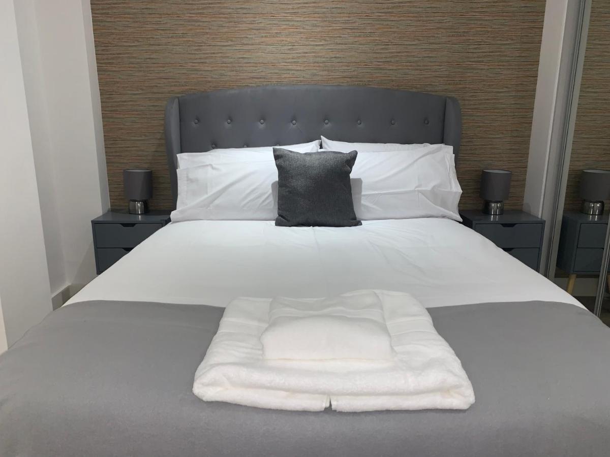 Roomotel - Broadoaks Apartments Solihull Exteriör bild