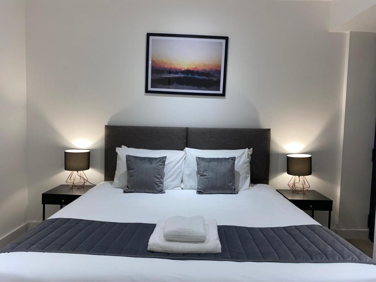 Roomotel - Broadoaks Apartments Solihull Exteriör bild