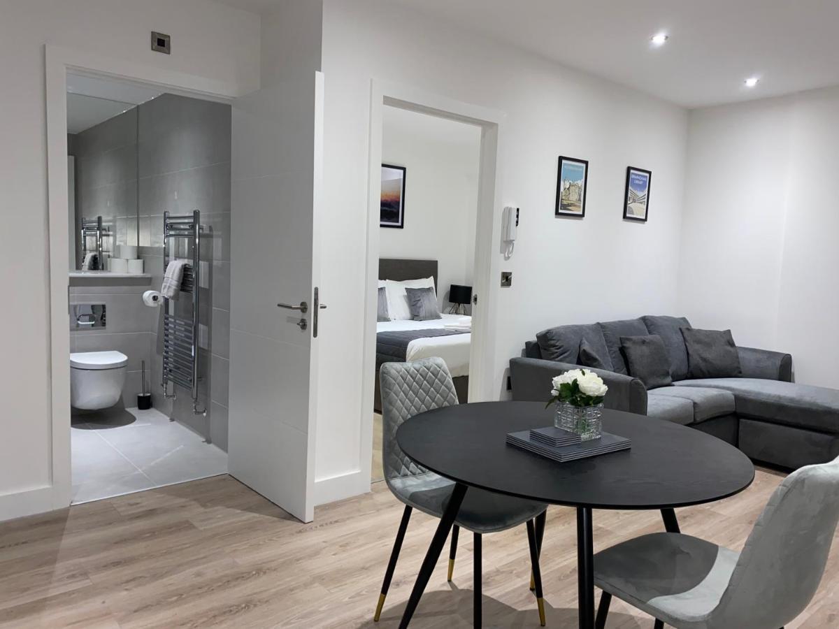 Roomotel - Broadoaks Apartments Solihull Exteriör bild