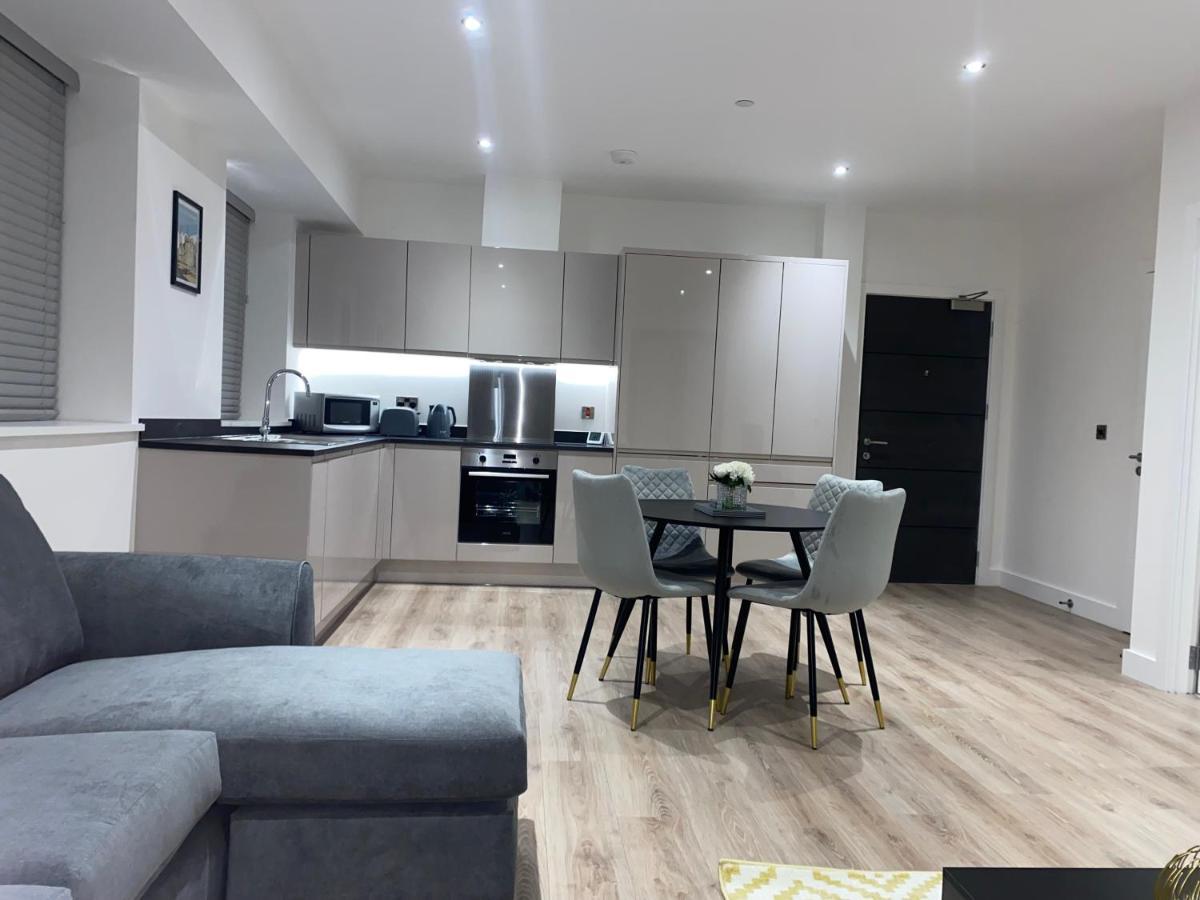 Roomotel - Broadoaks Apartments Solihull Exteriör bild