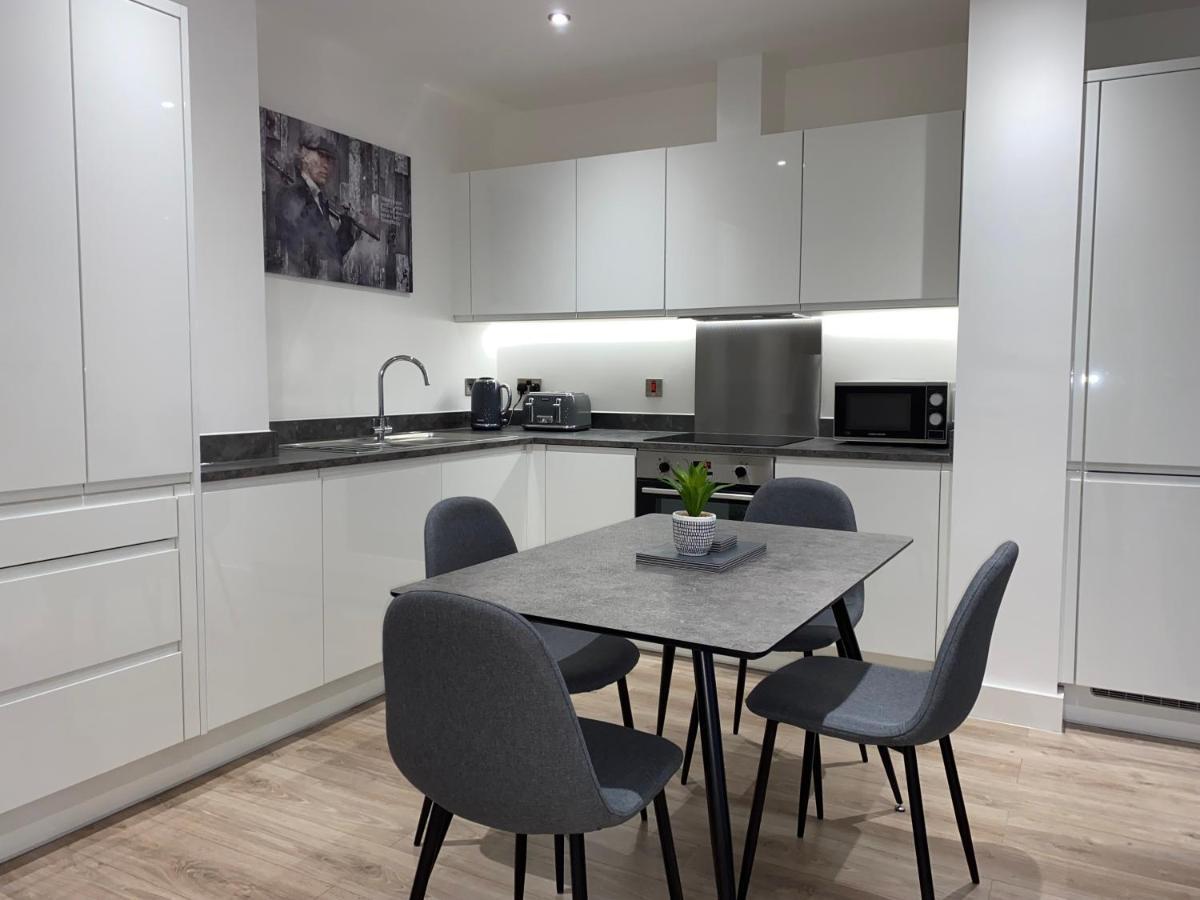 Roomotel - Broadoaks Apartments Solihull Exteriör bild