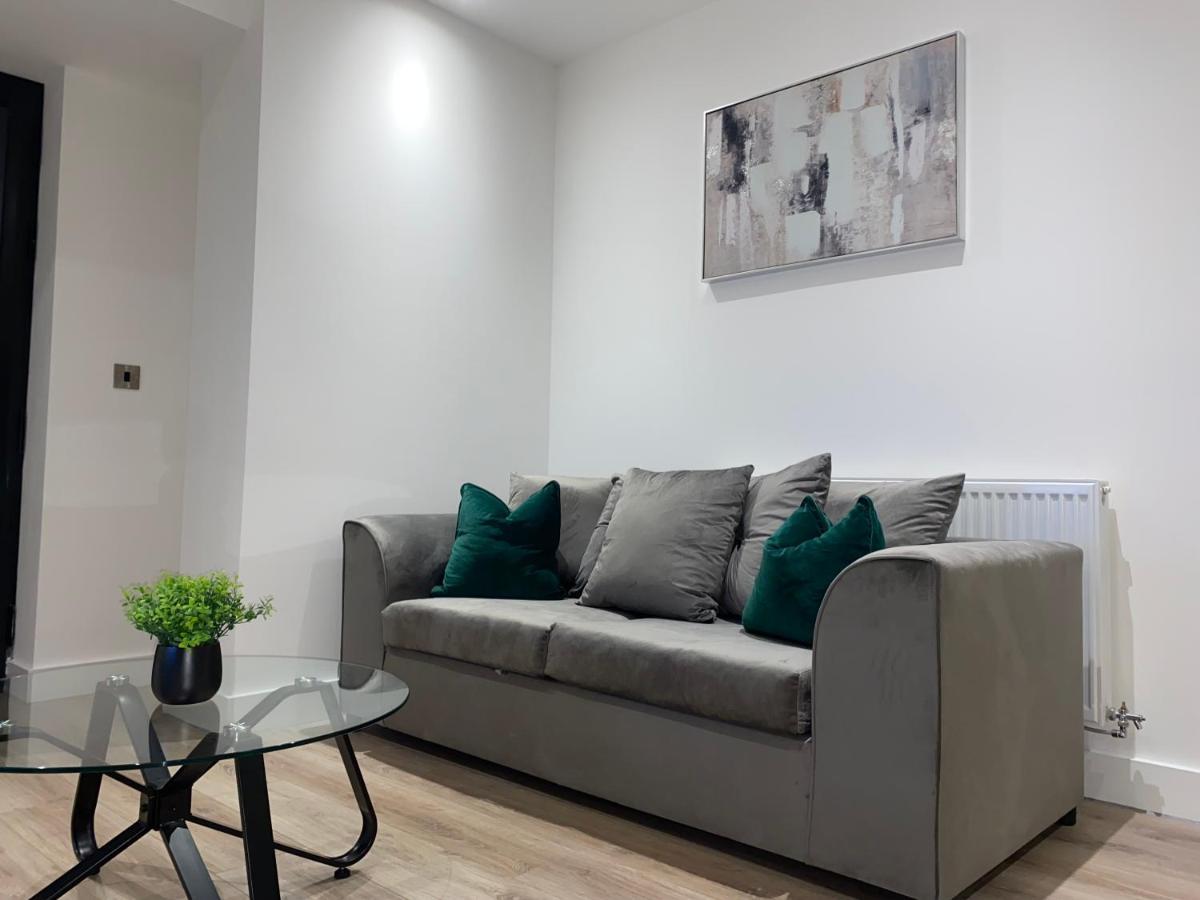 Roomotel - Broadoaks Apartments Solihull Exteriör bild
