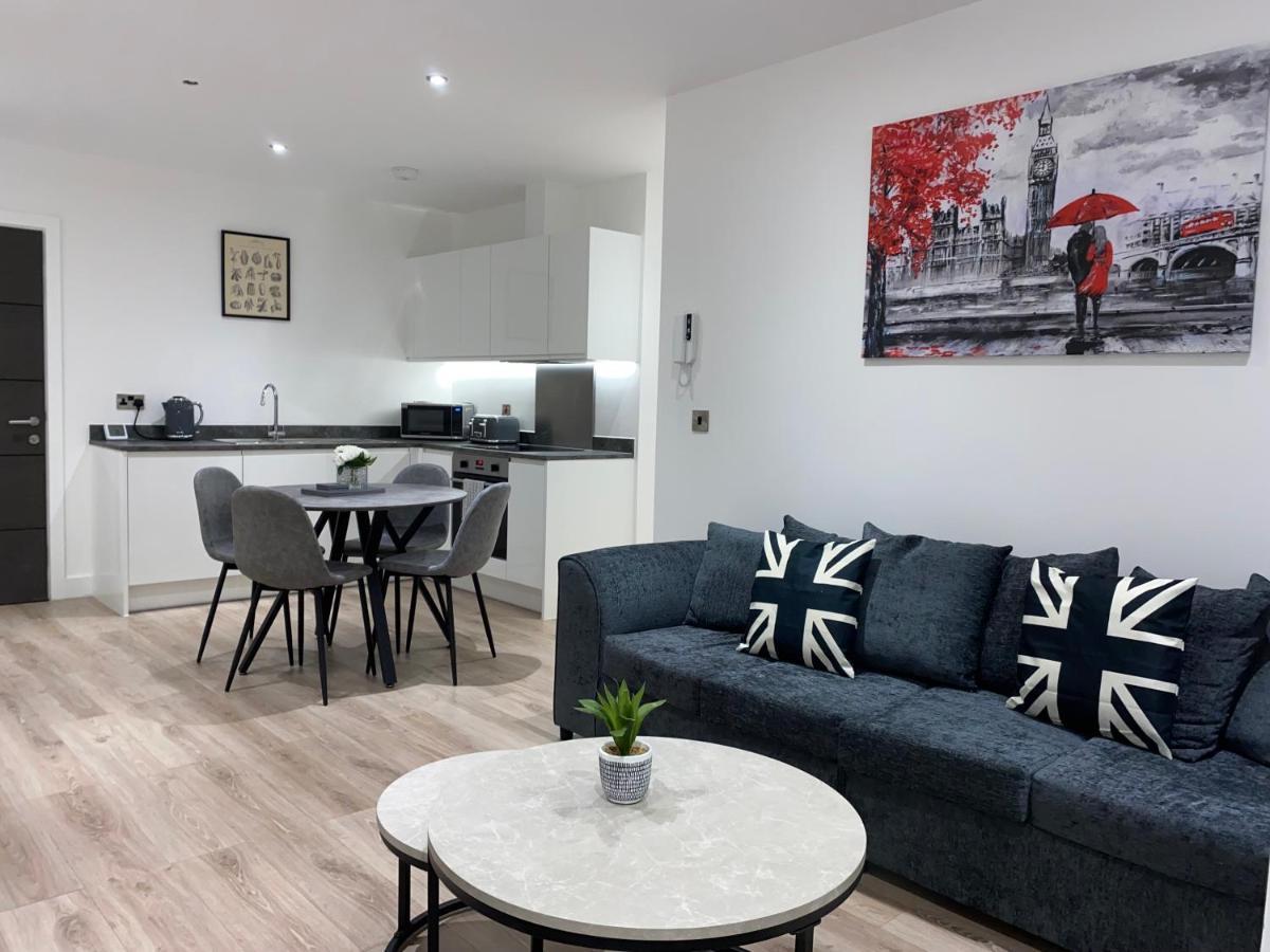 Roomotel - Broadoaks Apartments Solihull Exteriör bild