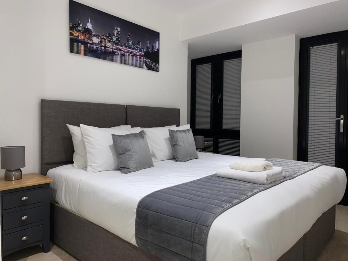 Roomotel - Broadoaks Apartments Solihull Exteriör bild
