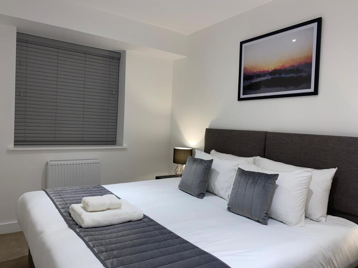 Roomotel - Broadoaks Apartments Solihull Exteriör bild