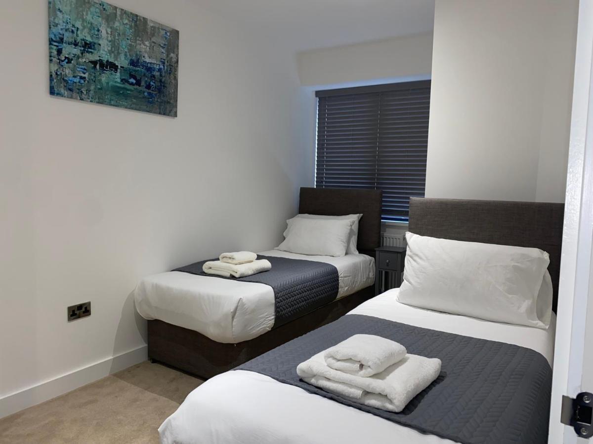 Roomotel - Broadoaks Apartments Solihull Exteriör bild
